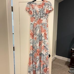 Beautiful boutique floral maxi dress size small